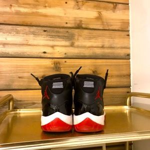 Jordan 11 rétro playoffs